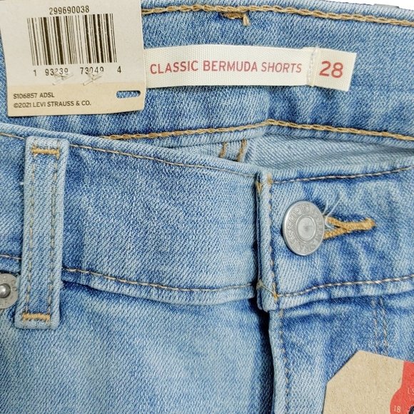 NWT Levis Womens Classic Mid Rise Bermuda Shorts - Picture 5 of 6